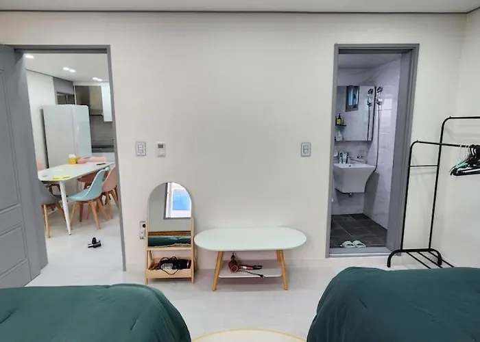 & Travel House 4*
