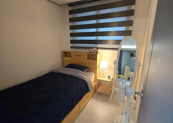 & Travel House